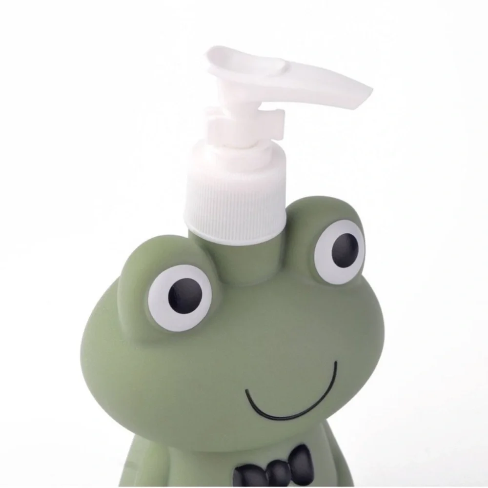 New Target Bullseye Playground Bundle of 4 Green Frog Child Bathroom Accessories
